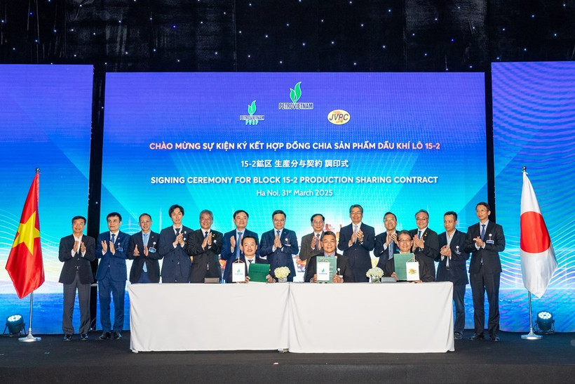 生产分成合同签署仪式。图自越通社