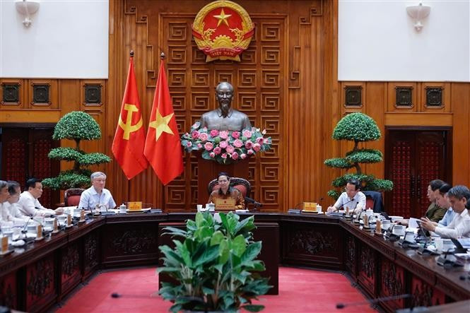 越南政府总理、越南区域与国际金融中心指导委员会主任范明政主持召开指导委员会会议。图自越通社