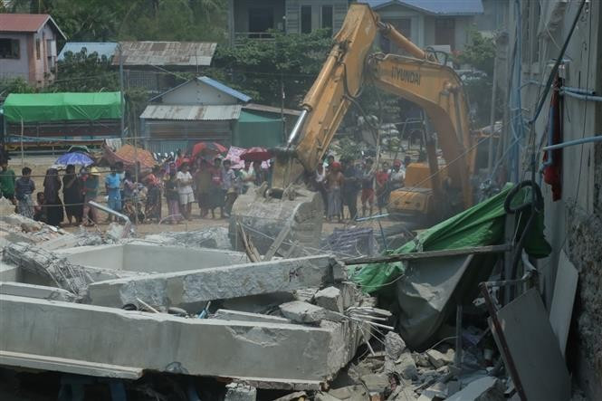 地震发生后，缅甸曼德勒多处建筑物被毁。图自新华社/越通社