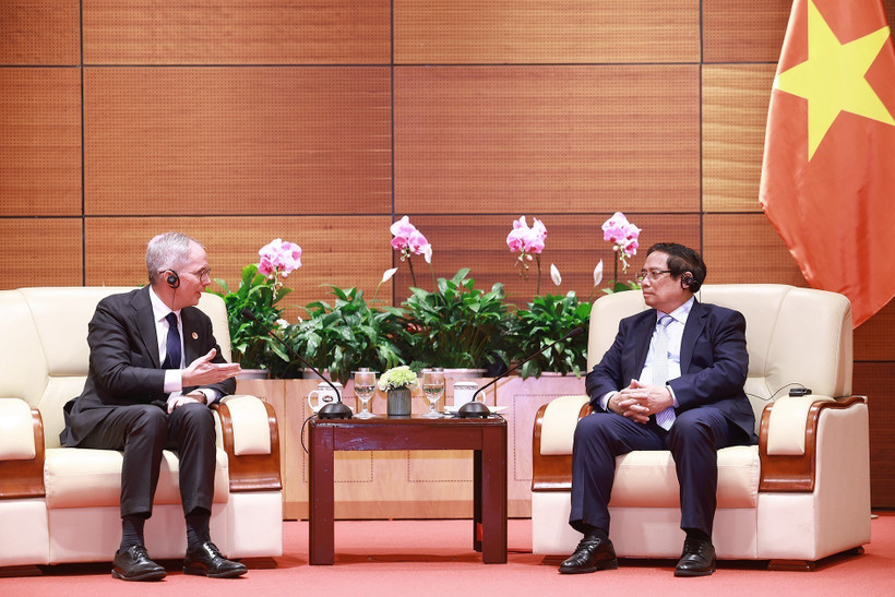 越南政府总理范明政会见亚洲开发银行副行长斯科特·莫里斯