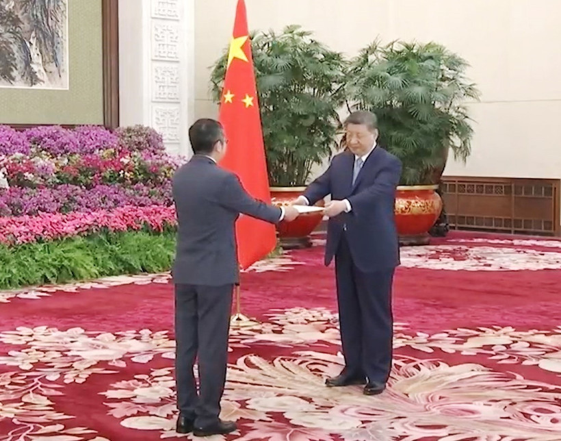 越南驻华大使范清平向中国国家主席习近平递交国书。图自越通社