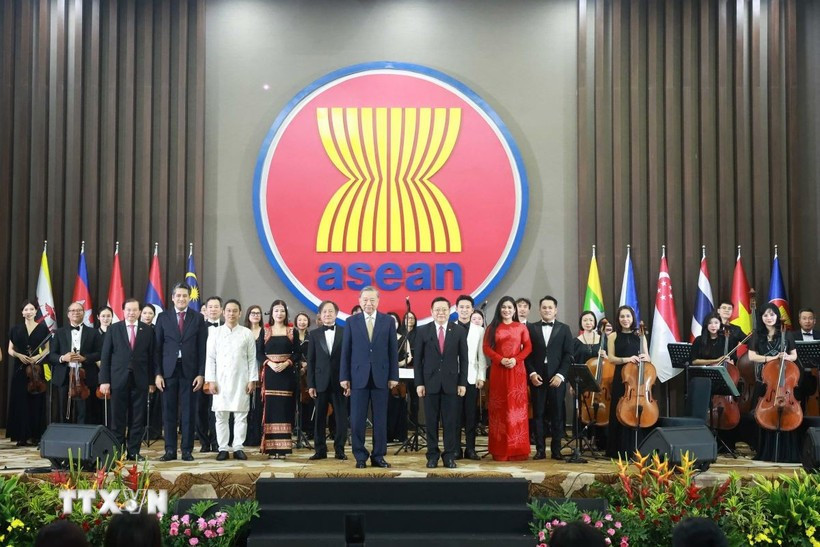 越共中央总书记苏林3月10日出席越南加入东盟30周年纪念活动。图自越通社