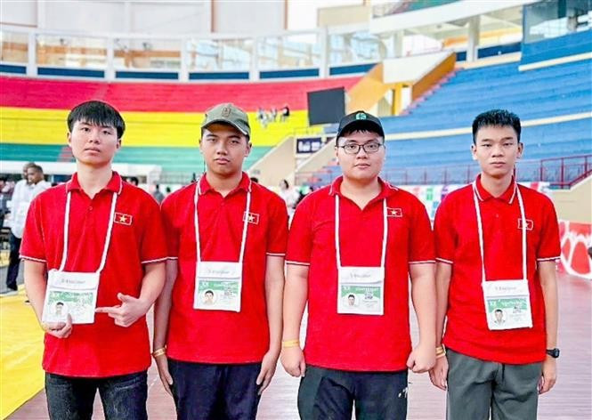 越南四名学生全部获奖。图自越通社