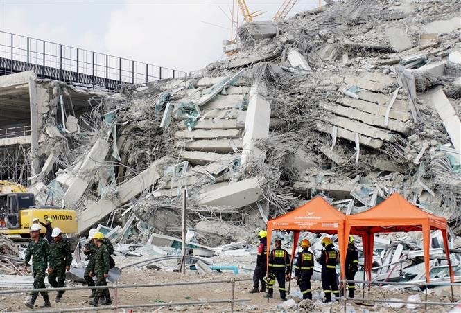 泰国一座建筑物因缅甸地震被倒塌。图自越通社