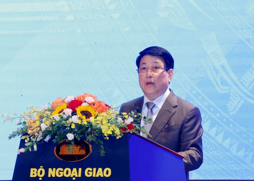 越南国家主席梁强出席研讨会并发表指导性讲话。图自越通社