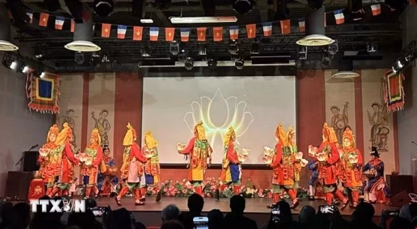  顺化宫廷雅乐表演。图自越通社