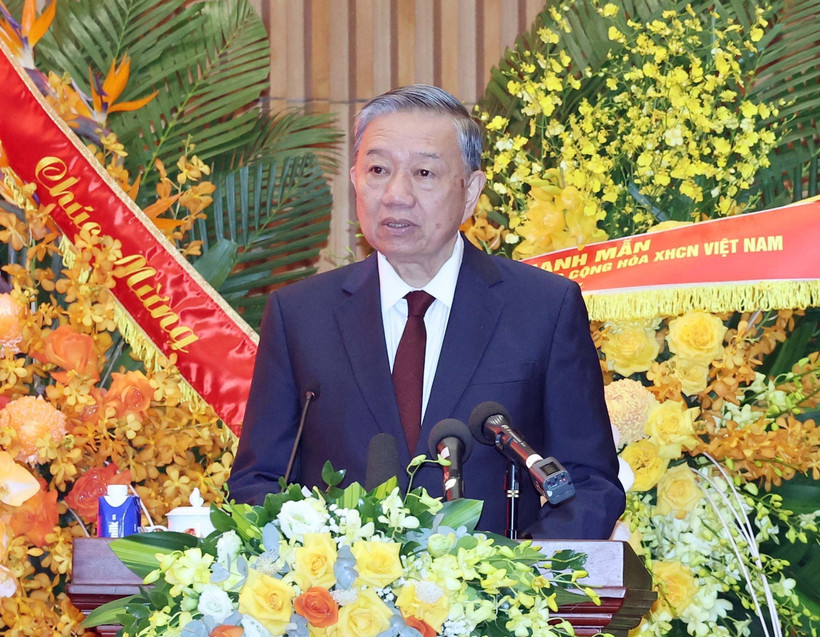 越共中央总书记苏林出席在河内举行的纪念越南人民检察机关成立65周年庆典并发表重要讲话。图自越通社