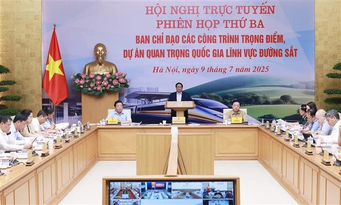 越南政府总理范明政主持召开国家铁路重点项目指导委员会第三次会议。图自越通社