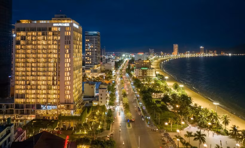 归仁市夜间美景。图自越通社