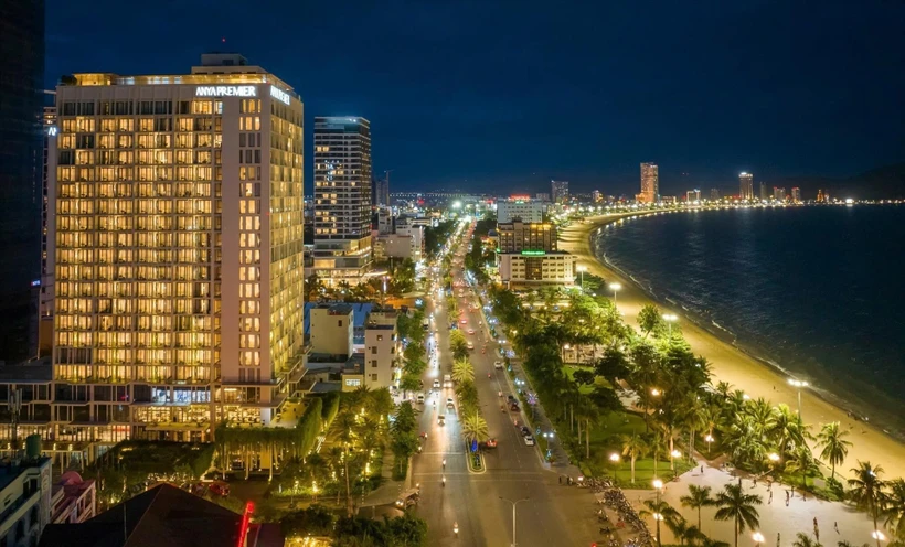 归仁市夜间美景。图自越通社