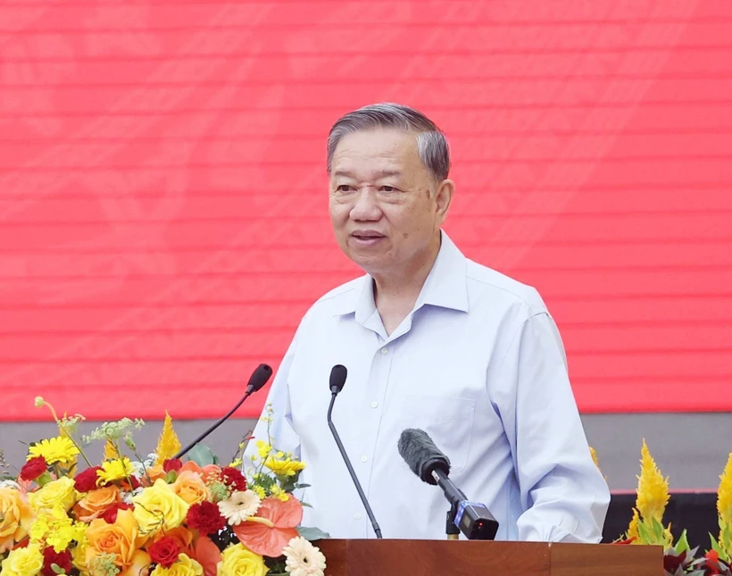 越共中央总书记苏林在会议上发表讲话。图自越通社