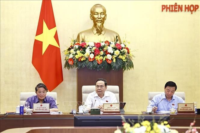越南国会主席陈青敏出席会议。图自越通社