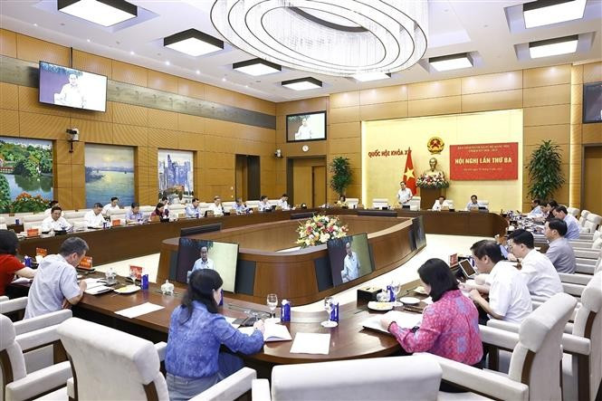 陈青敏主持召开国会党委会议。图自越通社