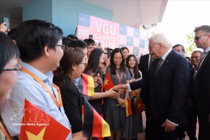 1月24日，德国总统弗兰克-瓦尔特·施泰因迈尔前来造访越德大学。图自越通社