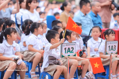 越南中小学及大学生已就位 迎来2026—2027学年。图自越通社