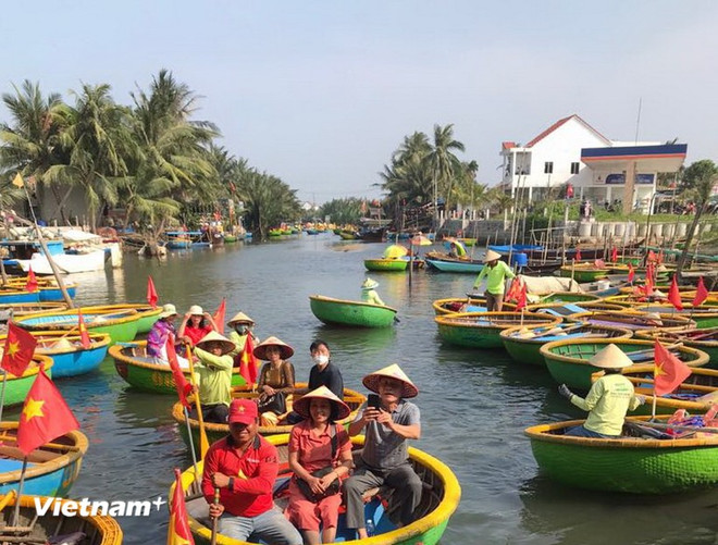 探索七亩椰子林 ——会安市中心的“小西部” 图自Vietnam+ 440921066_7533670850058911_5756712638706563066_n.jpg