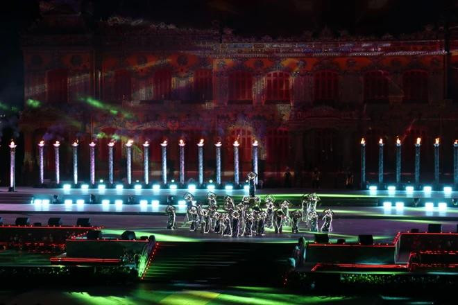 《顺化色彩》嘻哈表演。图自vietnamplus img-2036-6667.jpg.webp
