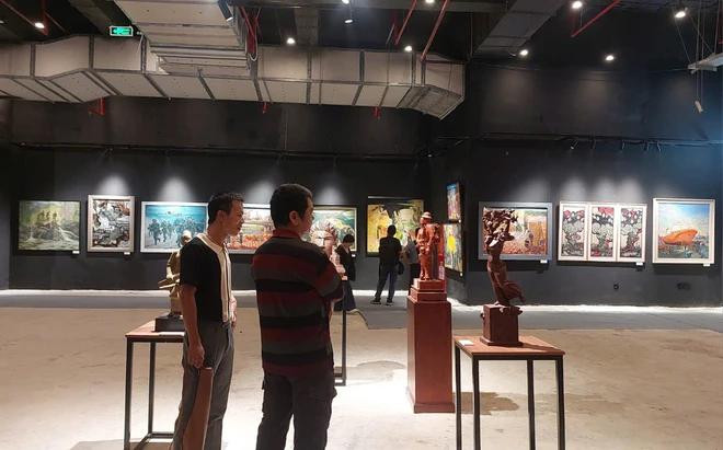 一系列个雕刻作品组。Vietnam+ 2.webp