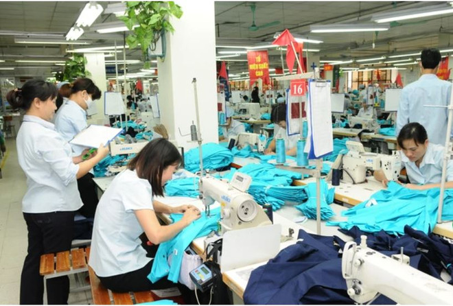 从现今到2025年底,企业将拥有时间根据自己的技术现状为其产品制定减少温室气体排放的路线图。图自Vietnam+ 纺织.JPG