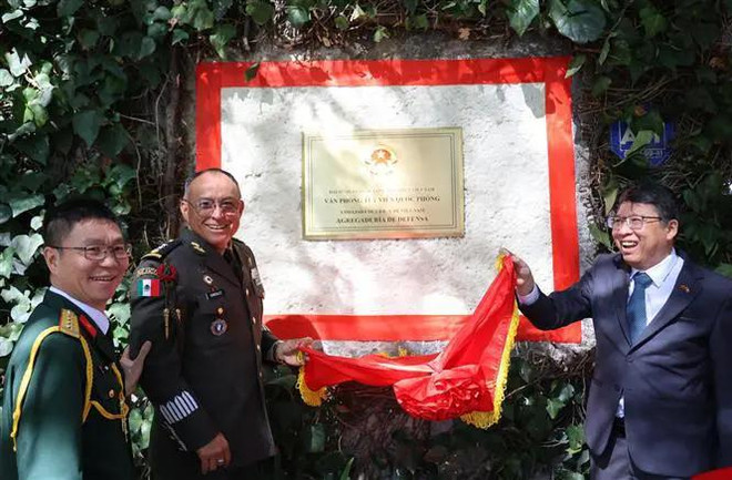 越南驻墨西哥武官办事处揭牌仪式。图自越通社 _mexico_to_chuc_le_ky_niem_80_nam_ngay_thanh_lap_quan_doi_nhan_dan_viet_nam_7742013.webp