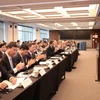 越南政府常务副总理阮和平走访纽约主要证券交易所并出席投资促进座谈会