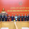 越南政府总理范明政在政府驻地主持仪式，公布并颁发政府总理关于任命越共中央委员、越南科学技术翰林院常务副院长陈红泰为越南科技翰林院院长的决定。图自越通社