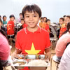 宣光省贫困地区的孩子们对能够吃到营养午餐感到十分高兴。图自越通社