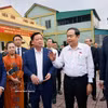 国会主席陈青敏视察乂安省兴源乡的选举筹备工作。图自越通社