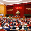 各位中央委员表决通过第十四届中央政治局委员名单。图自越通社