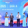 图片作品《光荣永远属于人民》获一等奖。图自越通社
