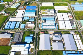 越共十四大文件草案意见征询：私营经济与绿色旅游成为越南经济发展的动力