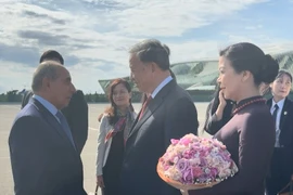 苏林总书记与夫人开始对阿塞拜疆进行国事访问