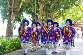 古都顺化绽放越南传统服饰之美