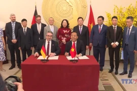 越德签署能源伙伴关系联合声明 开启绿色转型新篇章