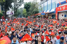 胡志明市人民喜迎国家统一50周年