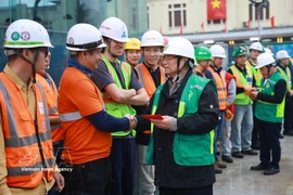 范明政总理调研督导河内城铁项目建设进度