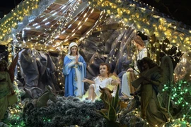 越南顺化圣诞季：古城灯火璀璨，喜迎平安佳节