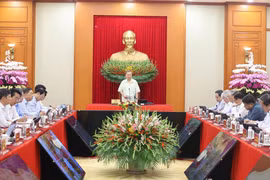 坚持把解除体制机制瓶颈作为首要突破任务