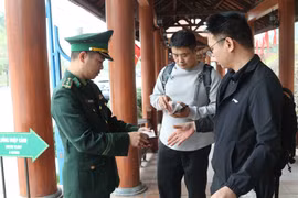 友谊国际口岸年初出入境“迎峰”而上服务忙