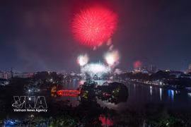 2026丙午年春节河内烟花璀璨绽放
