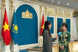 越通社社长对哈萨克斯坦广播电视综合体进行工作访问