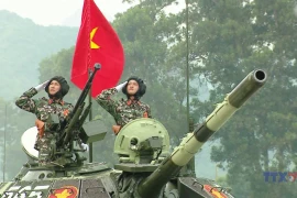 A80阅兵第三次综合演练 1.6万官兵整装待发
