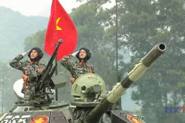 A80阅兵第三次综合演练 1.6万官兵整装待发