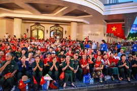 民众彻夜未眠，只为等待A80大阅兵总彩排时刻