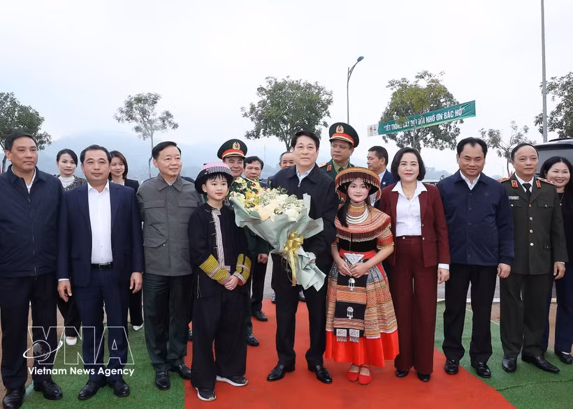 国家主席梁强出席丙午年春季“世世代代铭记胡志明主席功勋” 植树节启动仪式。图自越通社