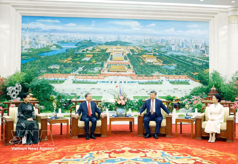 越共中央总书记、国家主席苏林及夫人同中共中央总书记、国家主席习近平及夫人共进茶叙。图自越通社