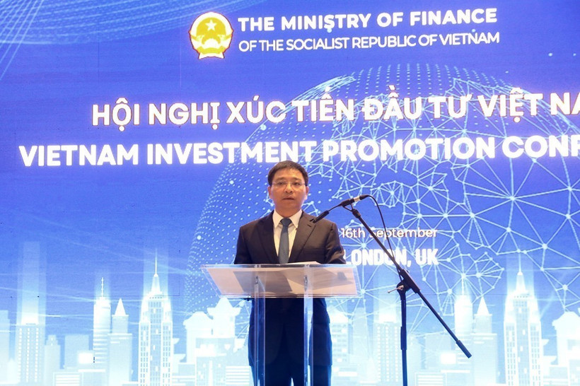 越南财政部长阮文胜发表讲话。图自越通社