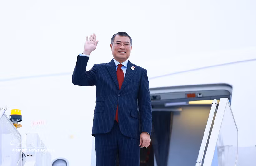 越南政府总理黎明兴回到河内，圆满结束赴俄罗斯出席东盟-俄罗斯关系35周年纪念峰会之行。图自越通社