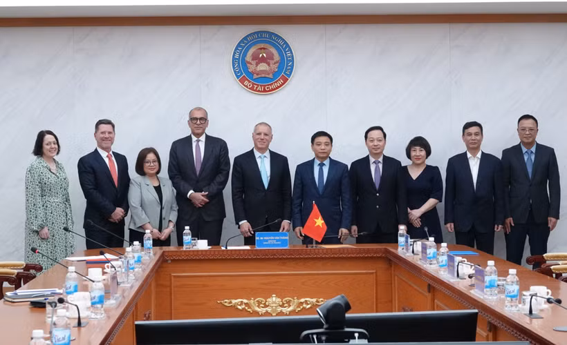 越南财政部部长阮文胜会见汇丰集团首席执行官艾桥智一行。图自财政部