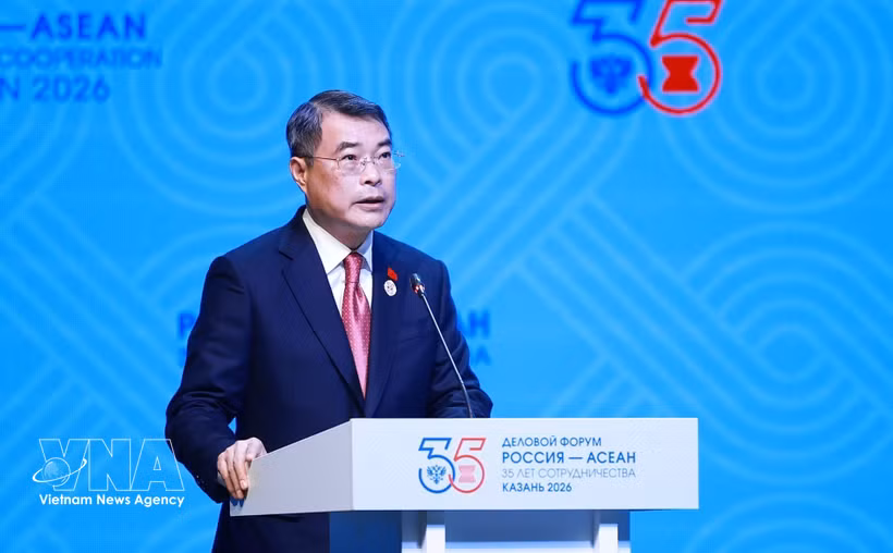 越南政府总理黎明兴在东盟—俄罗斯商业论坛开幕式上讲话。图自越通社